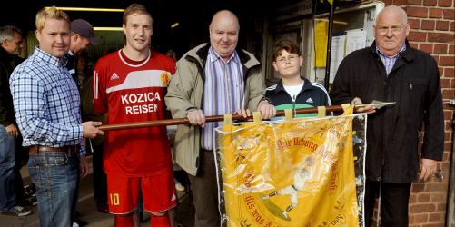 Borbecker Banner-Cup 2012: Eine "Ente" als Glücksfee