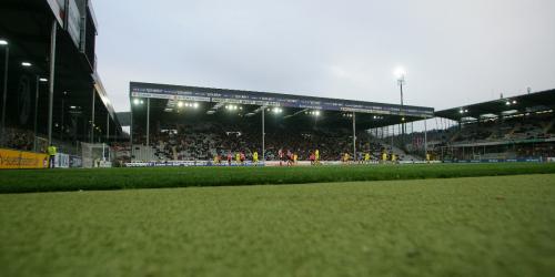 Spielfeld zu klein: Erneute Ausnahme für Freiburg