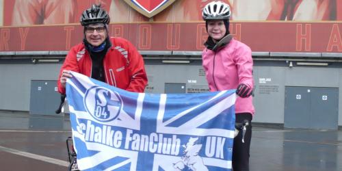Schalke: Fan kommt aus London mit dem Rad