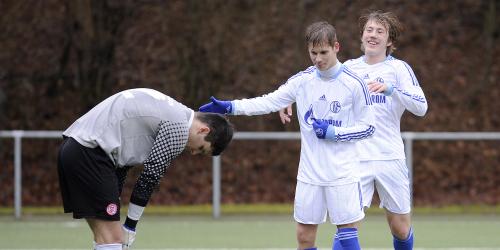 RWE U19: 0:2 gegen S04! Rochs Schiri-Wut