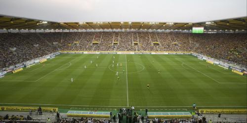 Aachen: Fans greifen sich in Köln gegenseitig an