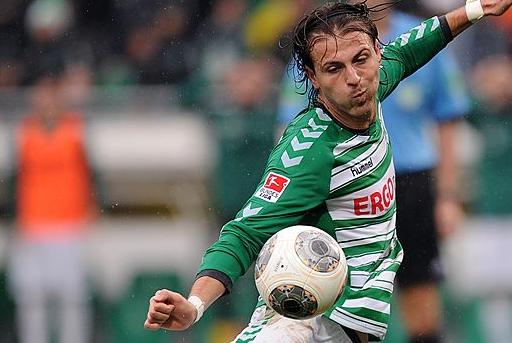2. Liga: Azemi rettet Fürth in Paderborn