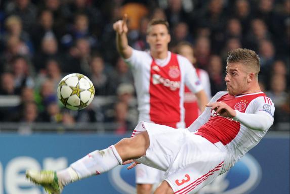 Ajax - Hö-Nie: Bergkamp gratuliert Mewes