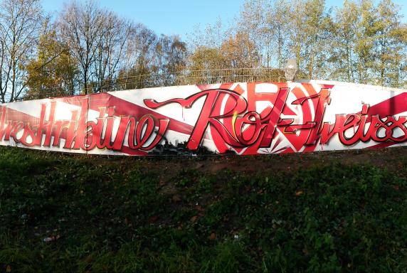 RWE: Unbekannte stehlen neues Riesengraffiti