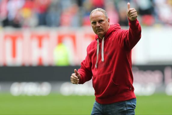 Düsseldorf gewinnt Testspiel - Vorstandschef verletzt