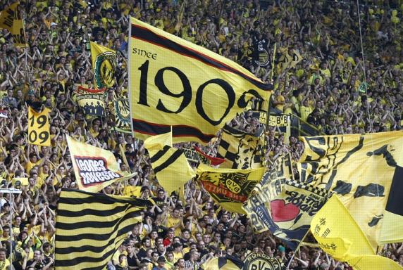 BVB, fahnen, Borussia Dortmund, Südtribüne, Fans, BVB-Fans, BVB, fahnen, Borussia Dortmund, Südtribüne, Fans, BVB-Fans