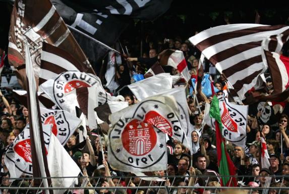 Kurve, FC St. Pauli, Fans Anhänger, Millerntor, Kurve, FC St. Pauli, Fans Anhänger, Millerntor