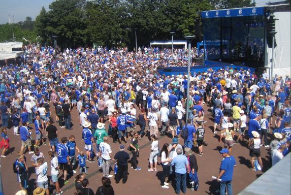 Schalke: 100.000 Fans bei der Saisoneröffnung