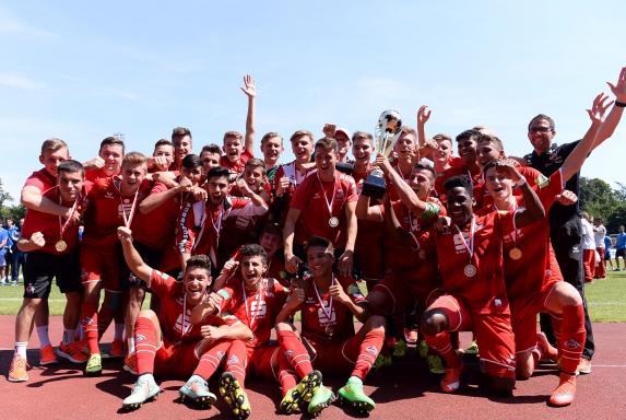 Evonik RUHR-Cup: Sieg gegen den BVB - Köln holt den Pokal