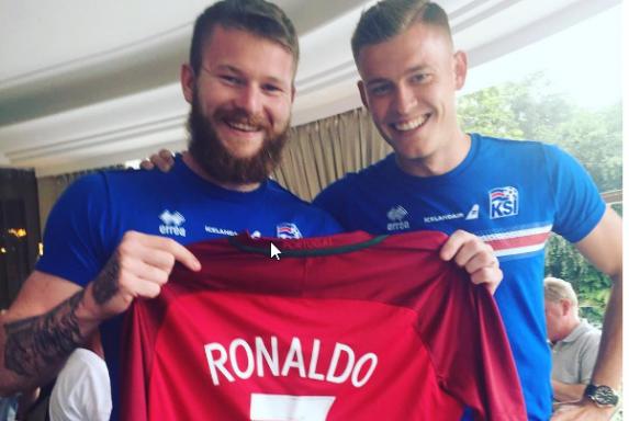 EM: Isländischer Spieler bekommt gefälschtes Ronaldo-Trikot