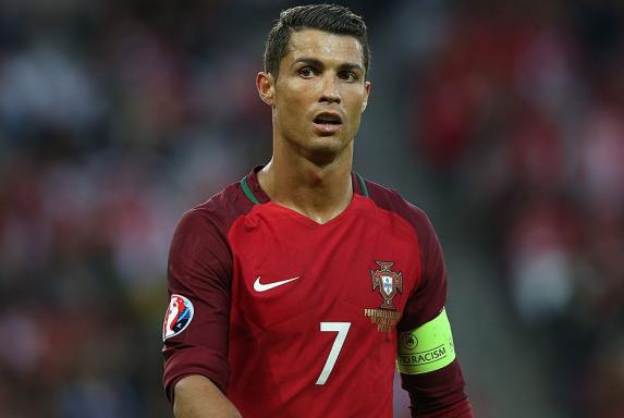 Ausraster: Ronaldo wirft Reporter-Mikro in den See