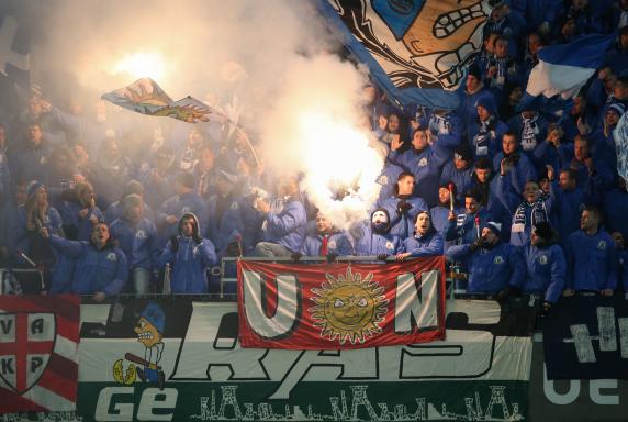 Schalke: Pyro-Ärger! Fans sorgen für Spielunterbrechung