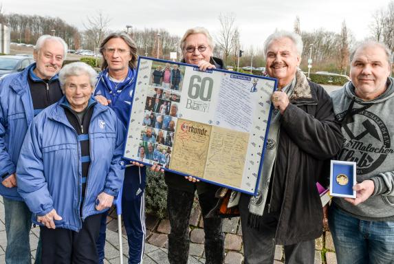 Schalke: Der 1. Norbert Elgert-Fanklub gratuliert