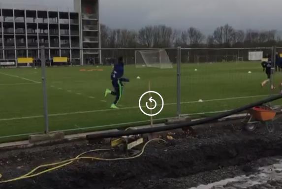 Dieses Video macht Mut: Embolo läuft mit Schalke-Team