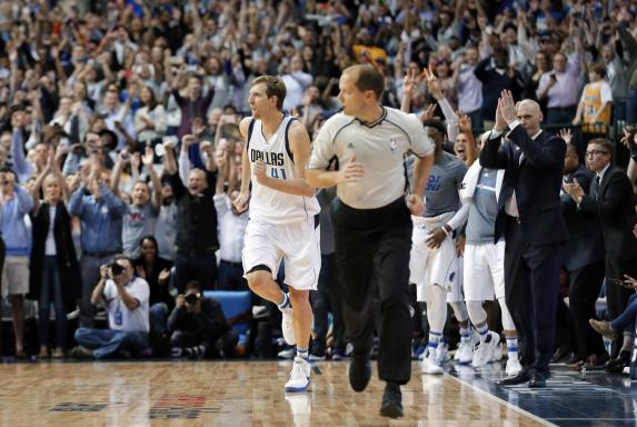NBA: 30.000 Punkte! Sportprominenz feiert Dirk Nowitzki