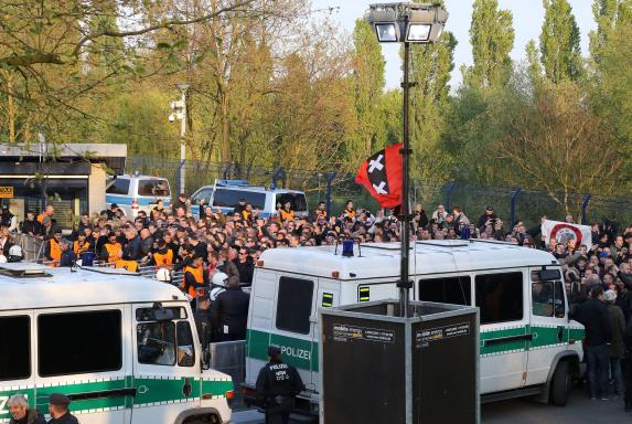 Schalke: Prügeleien und 27 Strafverfahren vor dem Ajax-Spiel 