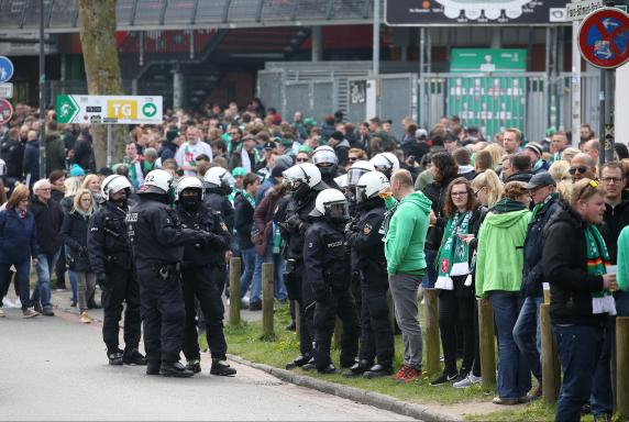 Bremen gegen DFL: Prozess um Polizeikosten hat begonnen