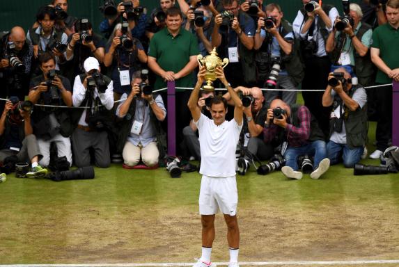 "Das ist magisch": Federer feiert historischen Wimbledonsieg