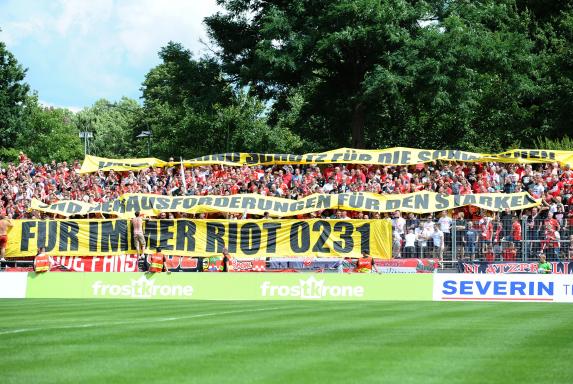 RWE: Fans solidarisieren sich mit Hooligan-Gruppe 0231 Riot