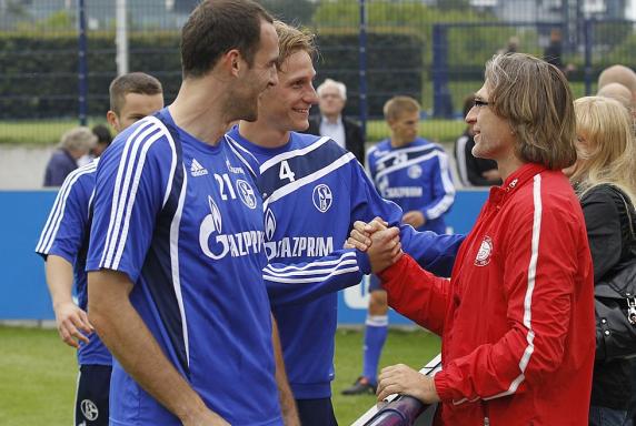 Schalke: Was Trainer-Idol Elgert Benedikt Höwedes rät
