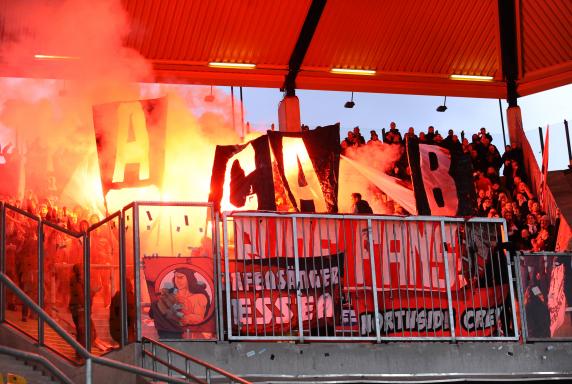 Pyro-Ärger: RWE-Fans verärgern Aachens Trainer Kilic
