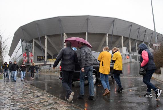 Dresden: Fernseh-Übertragung für Eintracht-Stadionverbotler