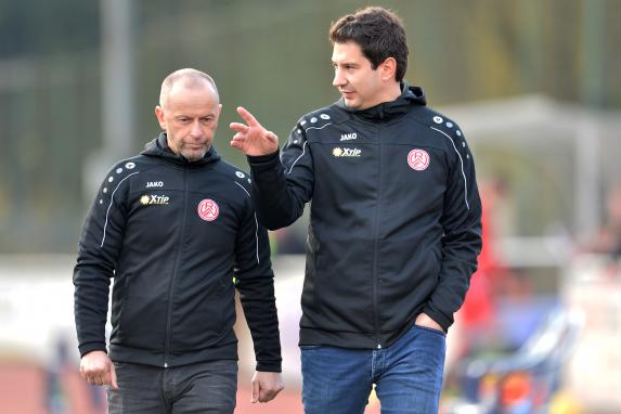 RWE: Schalke-Trainer Tedesco war Giannikis Sitznachbar
