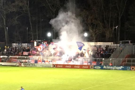 Regionalliga: WSV-Fans sorgen in Köln für Pyro-Ärger