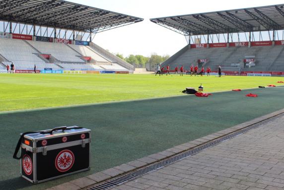 Trainingsbesuch: RWE drückt Frankfurt gegen Schalke die Daumen