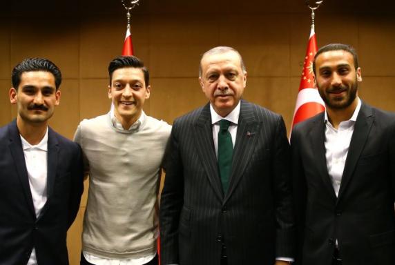 Besuch bei Erdogan: Empörung über Özil und Gündogan