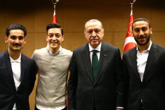 Grindel über Özil und Gündogan: "Menschen können Fehler machen"