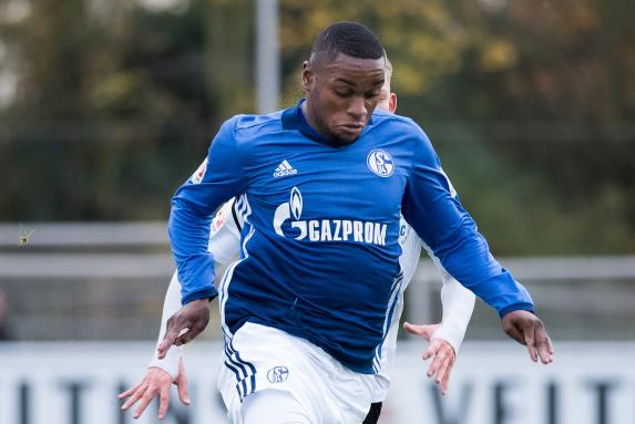 Schalke 04 II: Arnold Budimbu wechselt in die Regionalliga