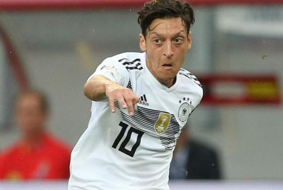 WM-Sorgen um Mesut Özil: DFB bestätigt Knieprobleme