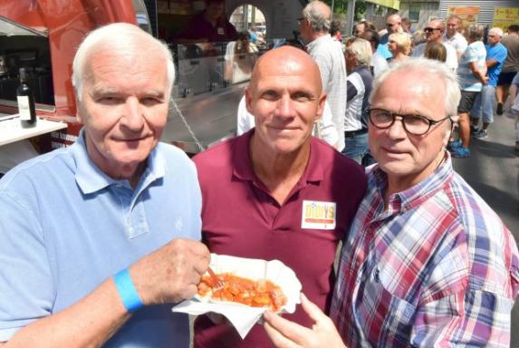 Ex-Schalker: Schacht eröffnete in Duisburg seinen Imbisswagen