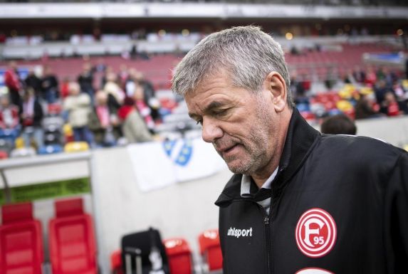 Friedhelm Funkel ist der älteste aktive Trainer in der Fußball Bundesliga.