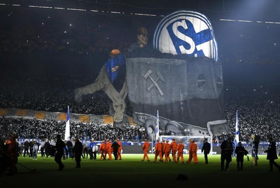So nahmen die Schalke-Fans und Verantwortlichen vor dem Spiel gegen Leverkusen Abschied vom Bergbau.