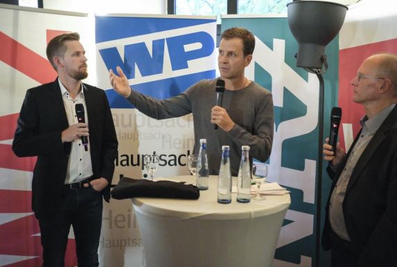 Von links: Funke-Reporter Sebastian Weßling, DFB-Direktor Oliver Bierhoff und Funke-Sportchef Peter Müller.