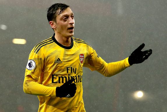 Der ehemalige Schalker Mesut Özil ist beim FC Arsenal wieder gesetzt.