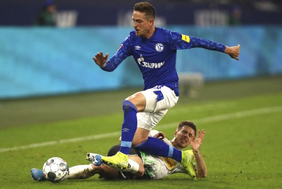 Bastian Oczipka hat seinen Vertrag auf Schalke verlängert.