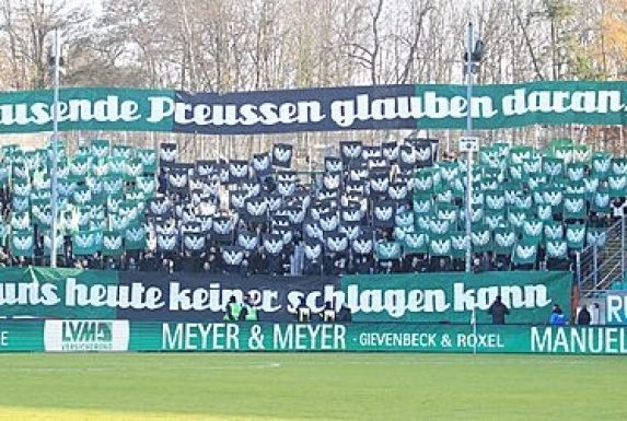 Die Fans des SC Preußen Münster glauben fest an den Klassenerhalt.