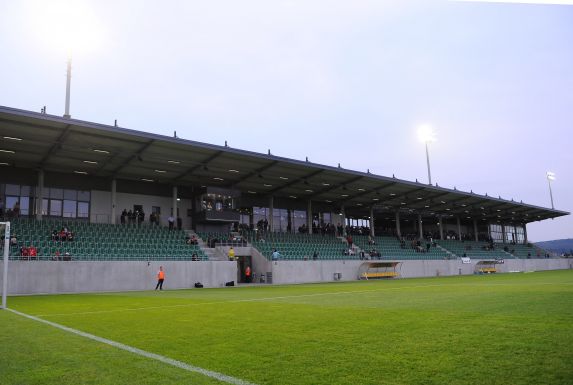 Das Stadion des SV Rödinghausen ist für die 3. Liga nicht geeignet. Der Verein verzichtete auf den Antrag der Drittliga-Lizenz.