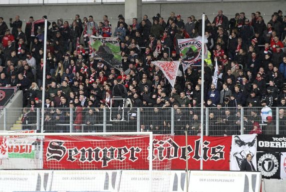 Die Fans von Rot-Weiß Oberhausen unterstützen ihren Verein auch in Krisen-Zeiten hervorragend.