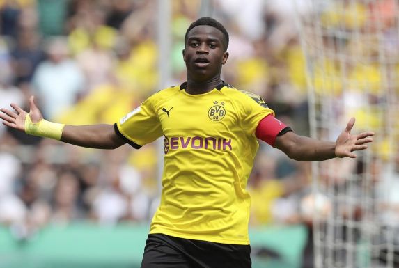 Borussia Dortmunds Talent Yossoufa Moukoko könnte von der neuen Regel profitieren.