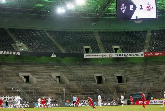 Zwischen Borussia Mönchengladbach und dem 1. FC Köln fand das erste Geisterspiel statt.