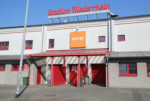 Auch das Stadion Niederrhein in Oberhausen darf vorerst nicht von Zuschauern betreten werden (