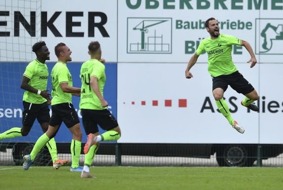 26 Spiele, 26 Tore: Simon Engelmann (ganz rechts) könnte in der neuen Saison für Rot-Weiss Essen auf Torejagd gehen.