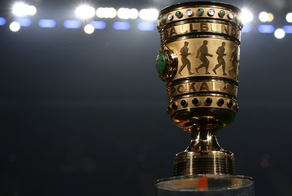 Im DFB-Pokal müssen noch die beiden Halbfinalspiele ausgetragen werden.
