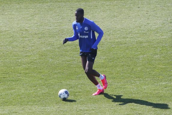 Salif Sané im Schalker Training.