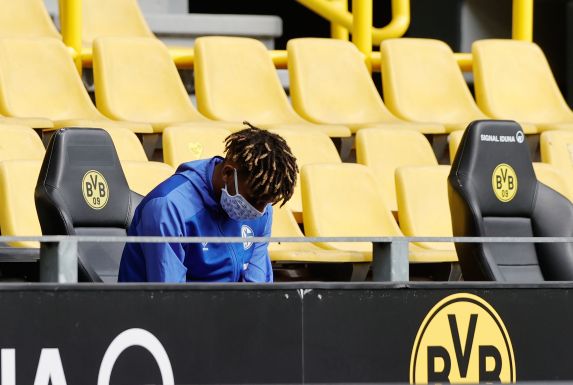 Ein Bild das alles sagt: Jean-Clair Todibo und seine Schalker Kollegen enttäuschten beim BVB auf ganzer Linie.