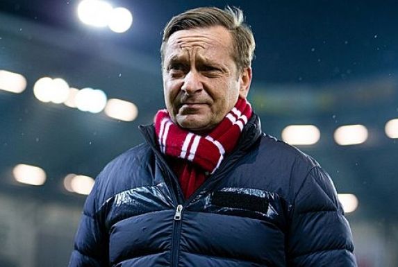 Köln-Manager Horst Heldt war nach dem 2:2 gegen Mainz überhaupt nicht gut gelaunt.